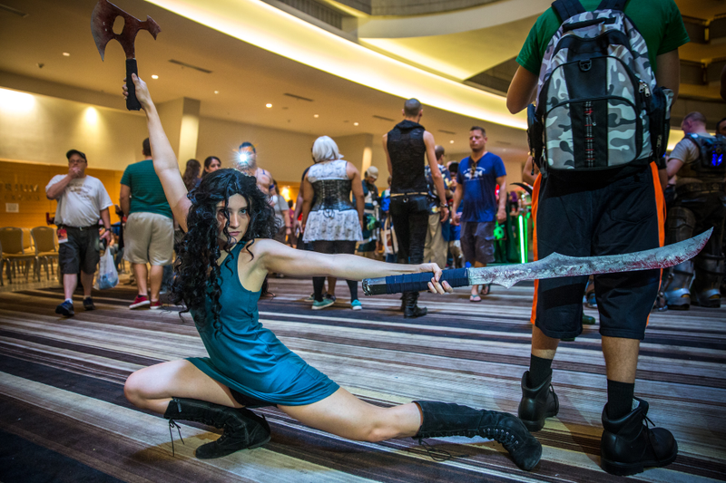 Illustration for article titled Dragon Con Day 4: No Sleep, Sore Feet, and Still Going With Great Costumes